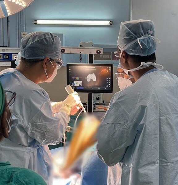 Dr. Biren Nadkarni Performing Knee Replacement Surgery 5